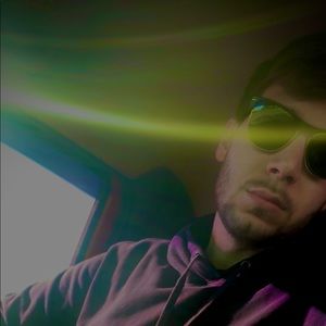 Meet your Posher, Cameron